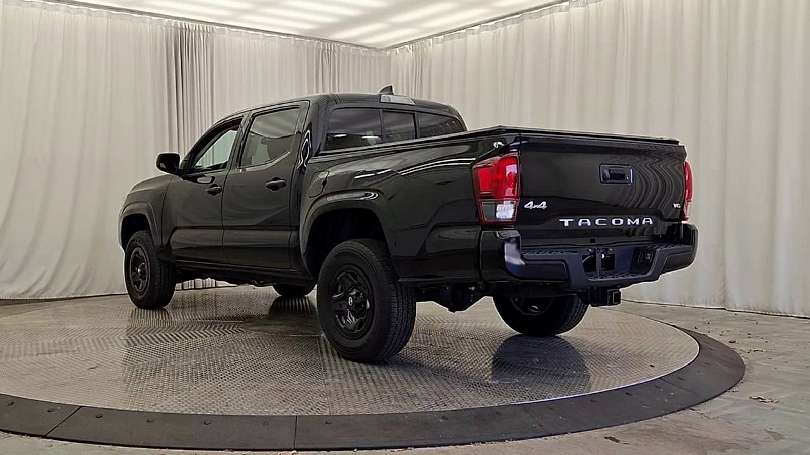 Certified 2022 Toyota Tacoma SR AWD/4WD image 9