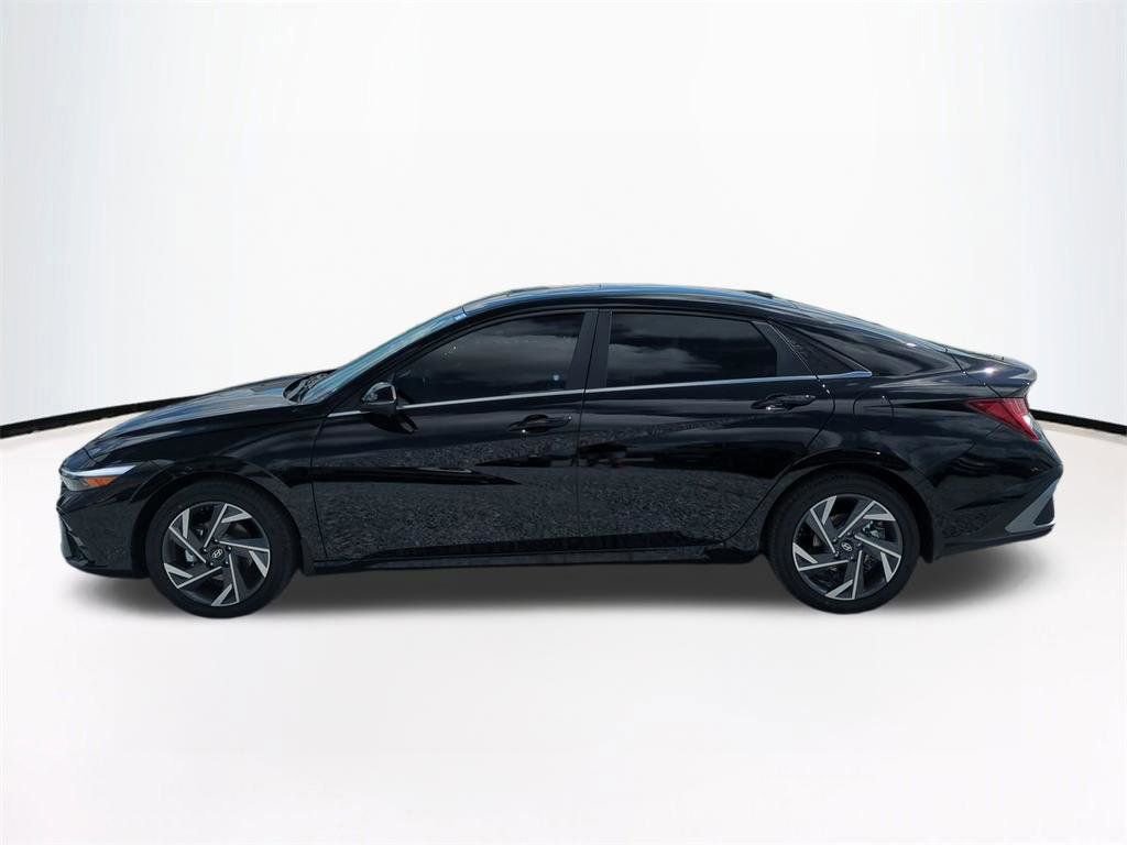 New 2026 Hyundai Elantra Limited image 8