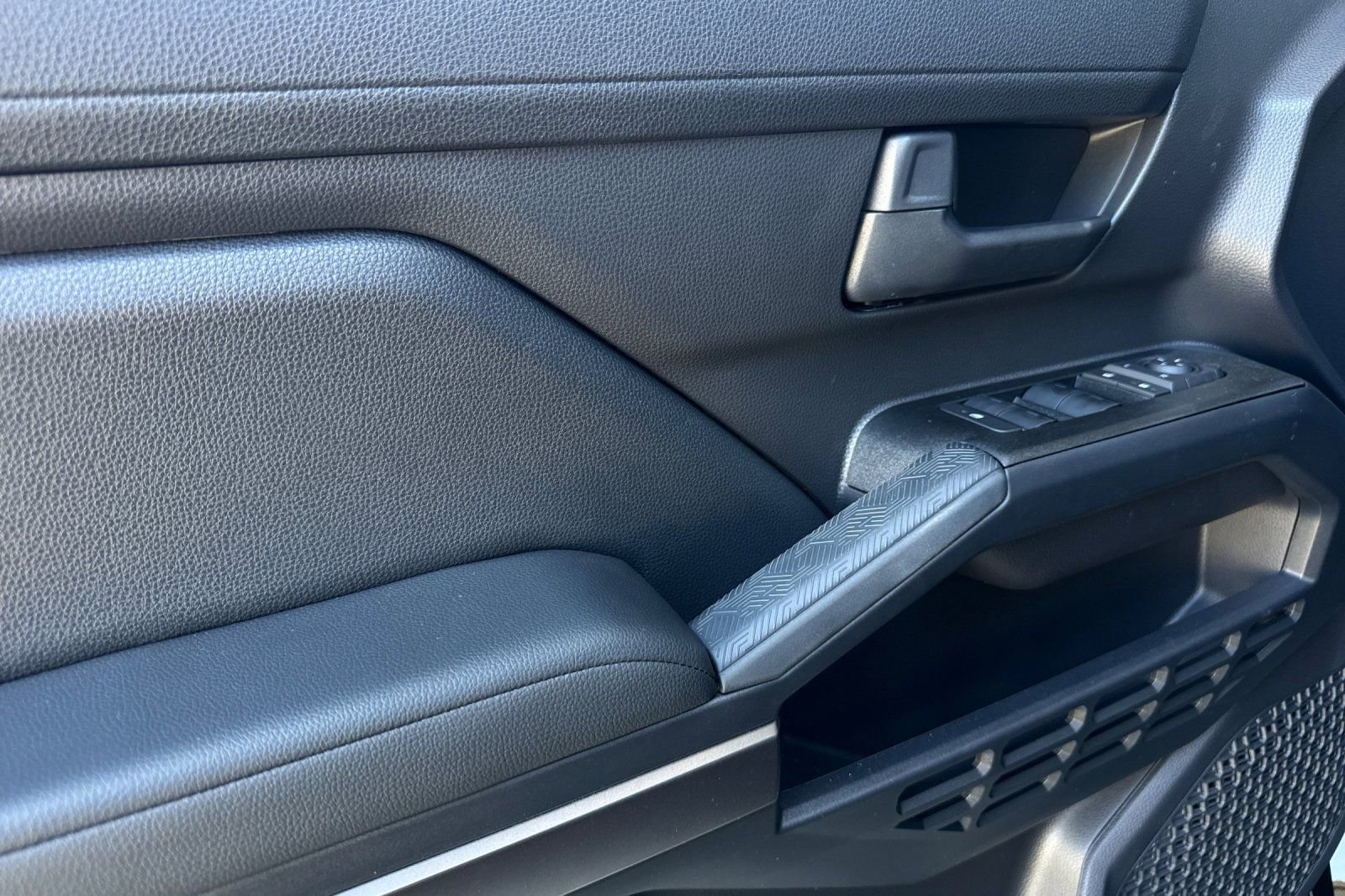 New 2026 Toyota 4Runner SR5 AWD/4WD image 11