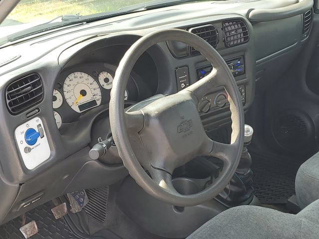 Used 1998 Chevrolet S10 Pickup LS w/ Preferred Equipment Group RWD image 6