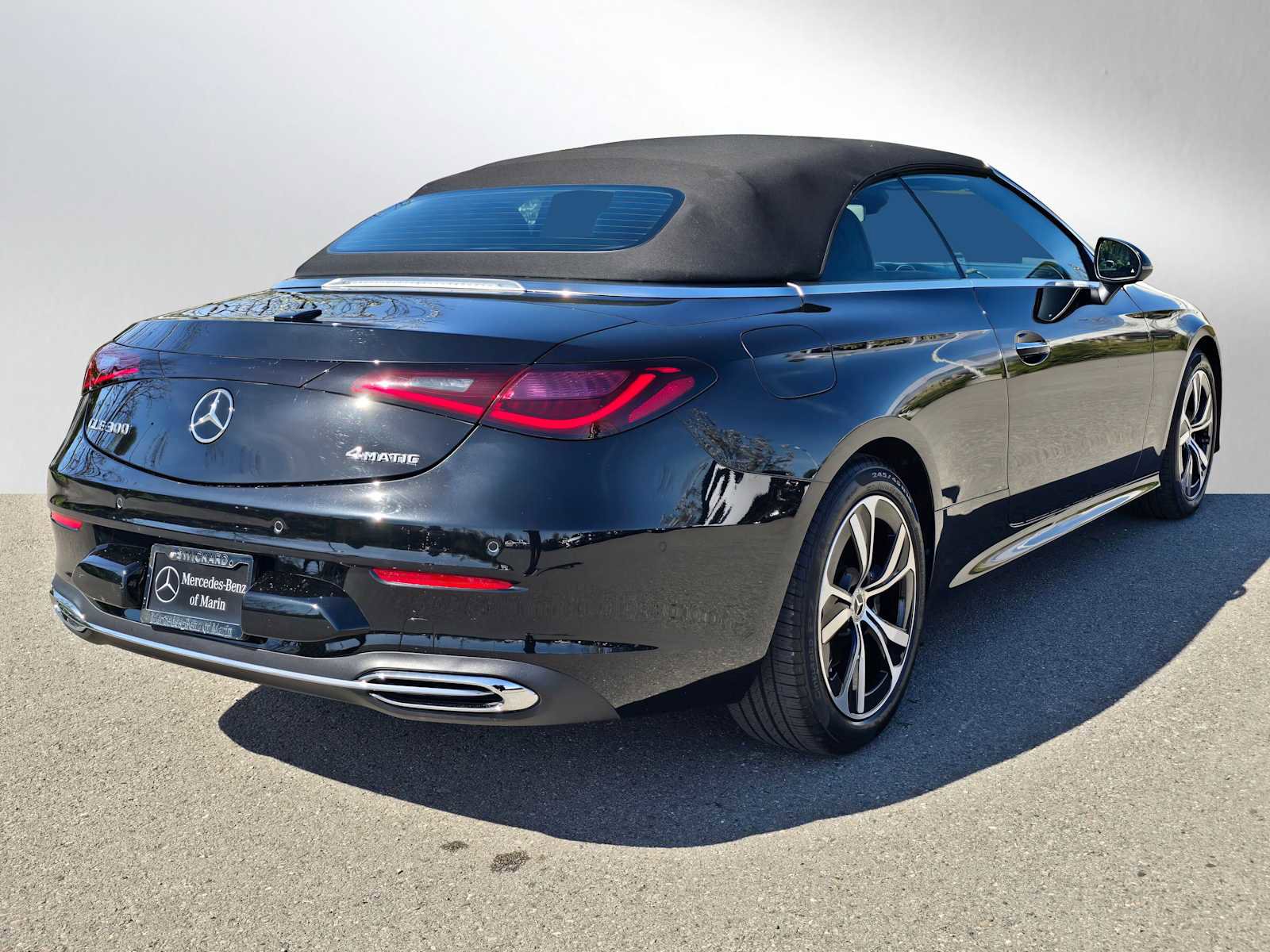 Used 2025 Mercedes-Benz CLE 300 4MATIC Cabriolet image 3