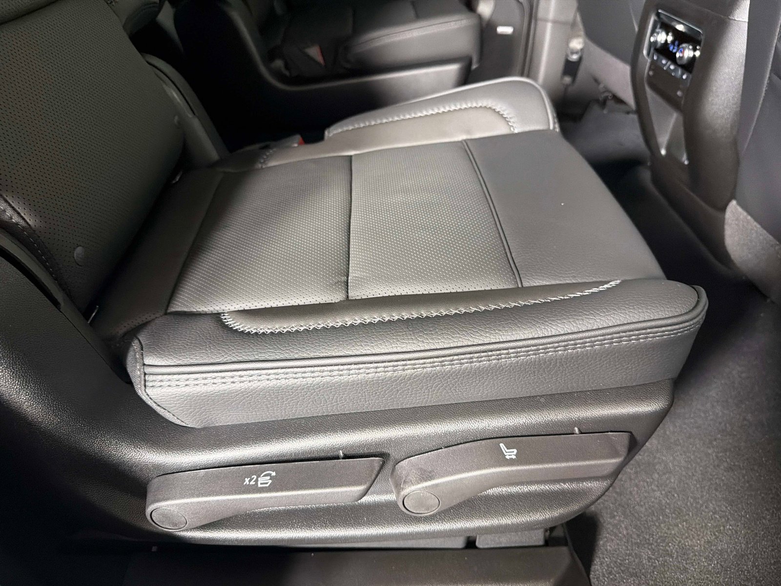 Used 2026 GMC Yukon Denali image 28