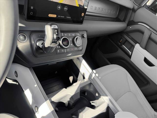 Used 2025 Land Rover Defender 110 V8 image 16