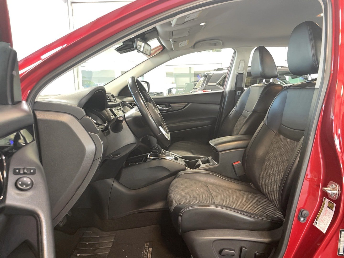 Used 2021 Nissan Rogue Sport SV w/ Technology Package AWD/4WD image 5