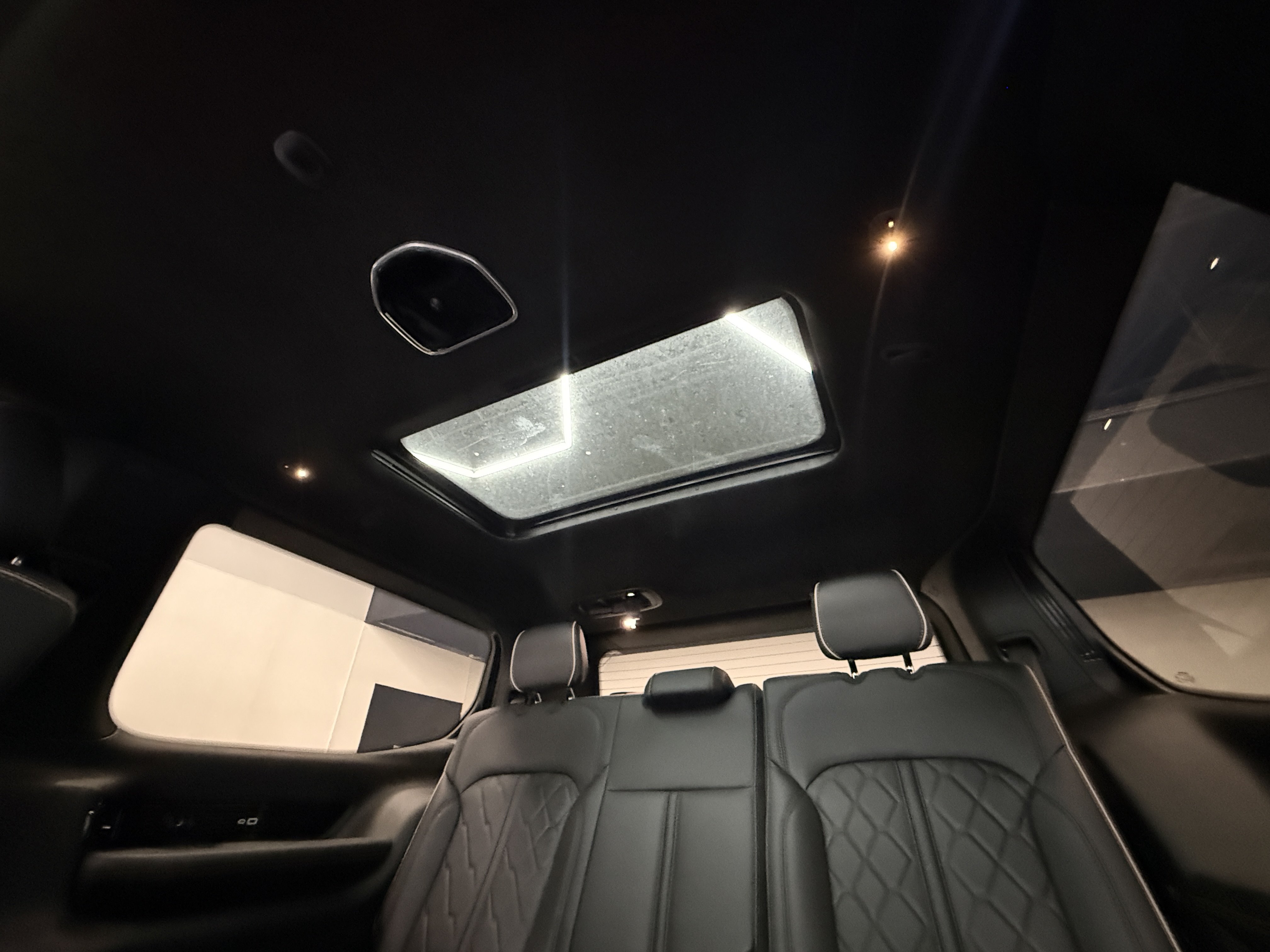 Used 2022 Jeep Grand Wagoneer Series III w/ Rear-Seat Entertainment Group AWD/4WD image 25