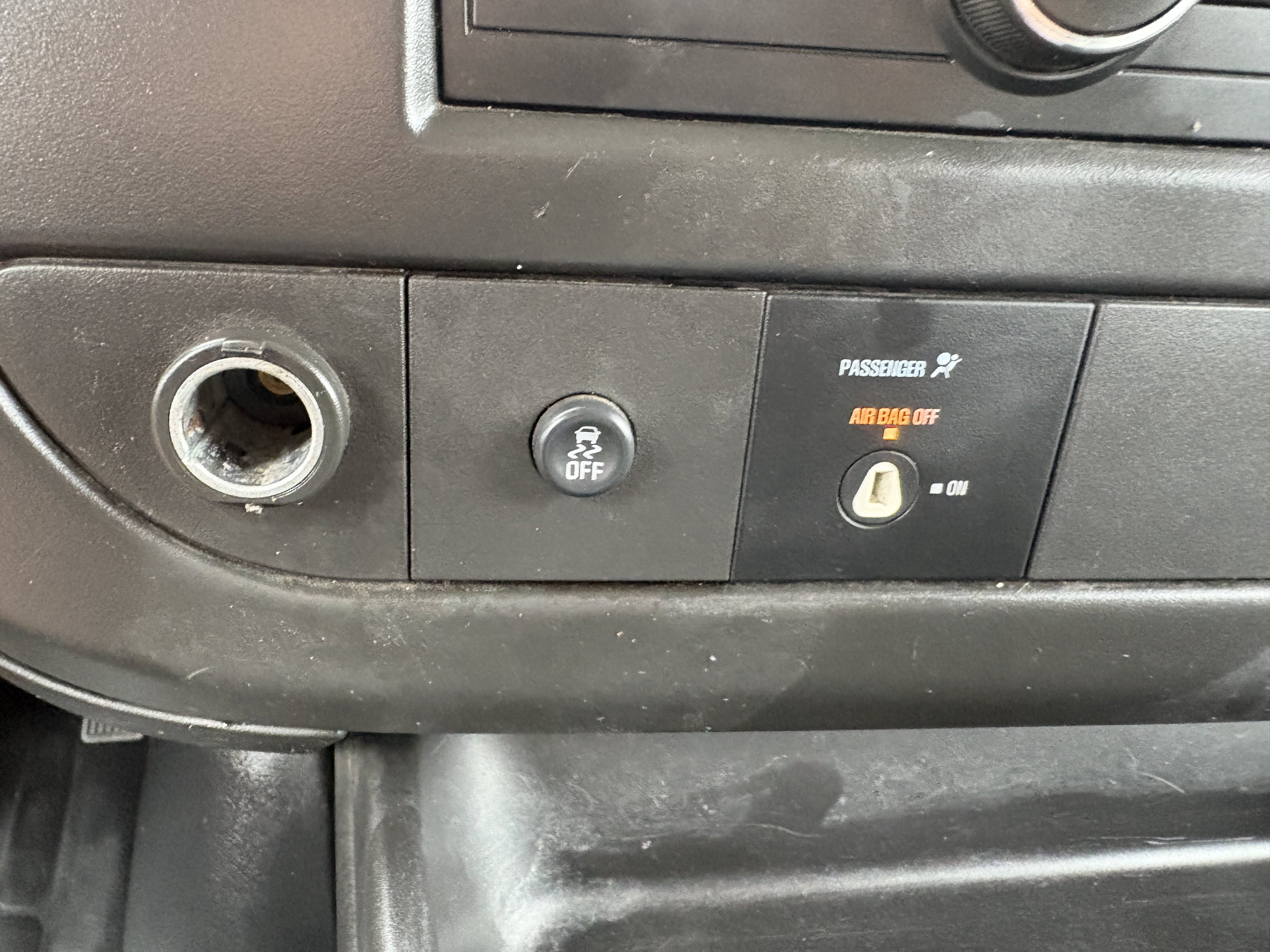 Used 2017 Chevrolet Express 3500 RWD image 17