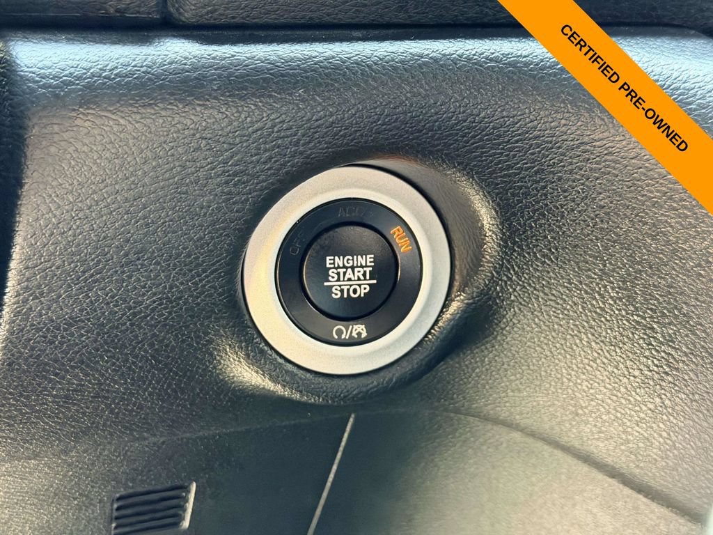 Certified 2025 Chrysler Pacifica Select FWD image 21