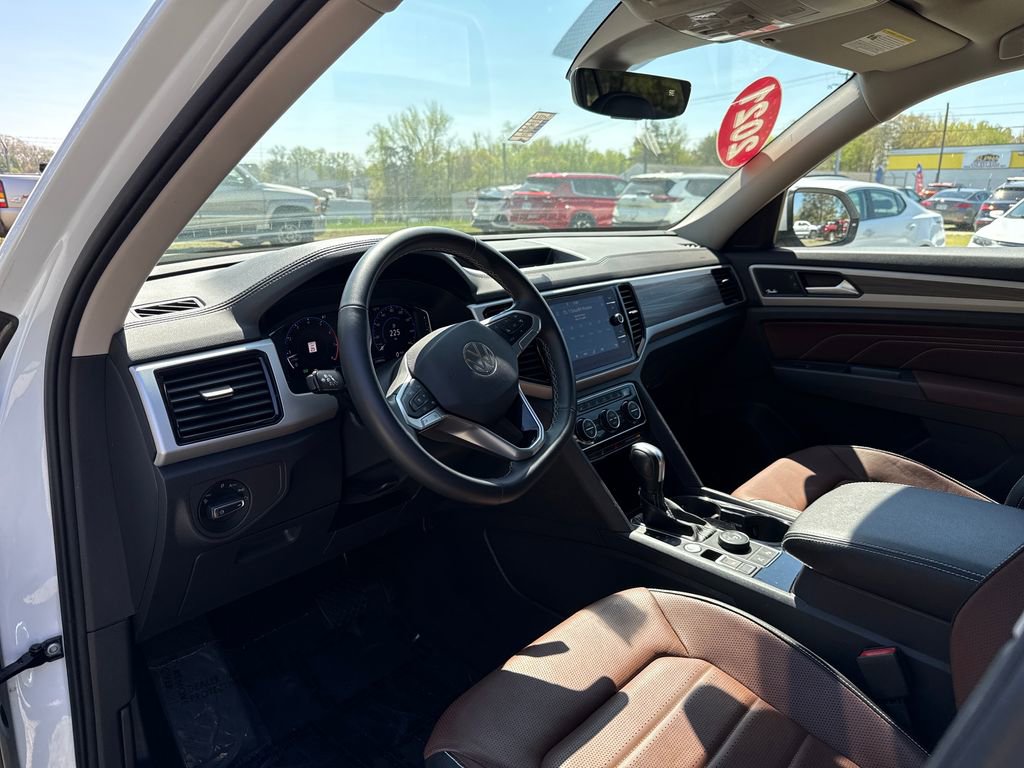 Used 2021 Volkswagen Atlas SEL Premium image 4