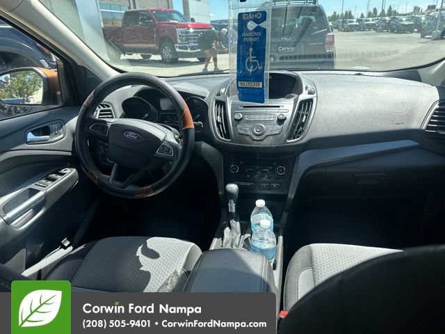 Used 2017 Ford Escape SE AWD/4WD image 10