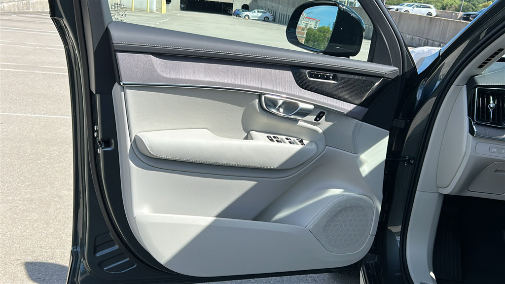 New 2027 Volvo XC90 T8 Ultra AWD/4WD image 9