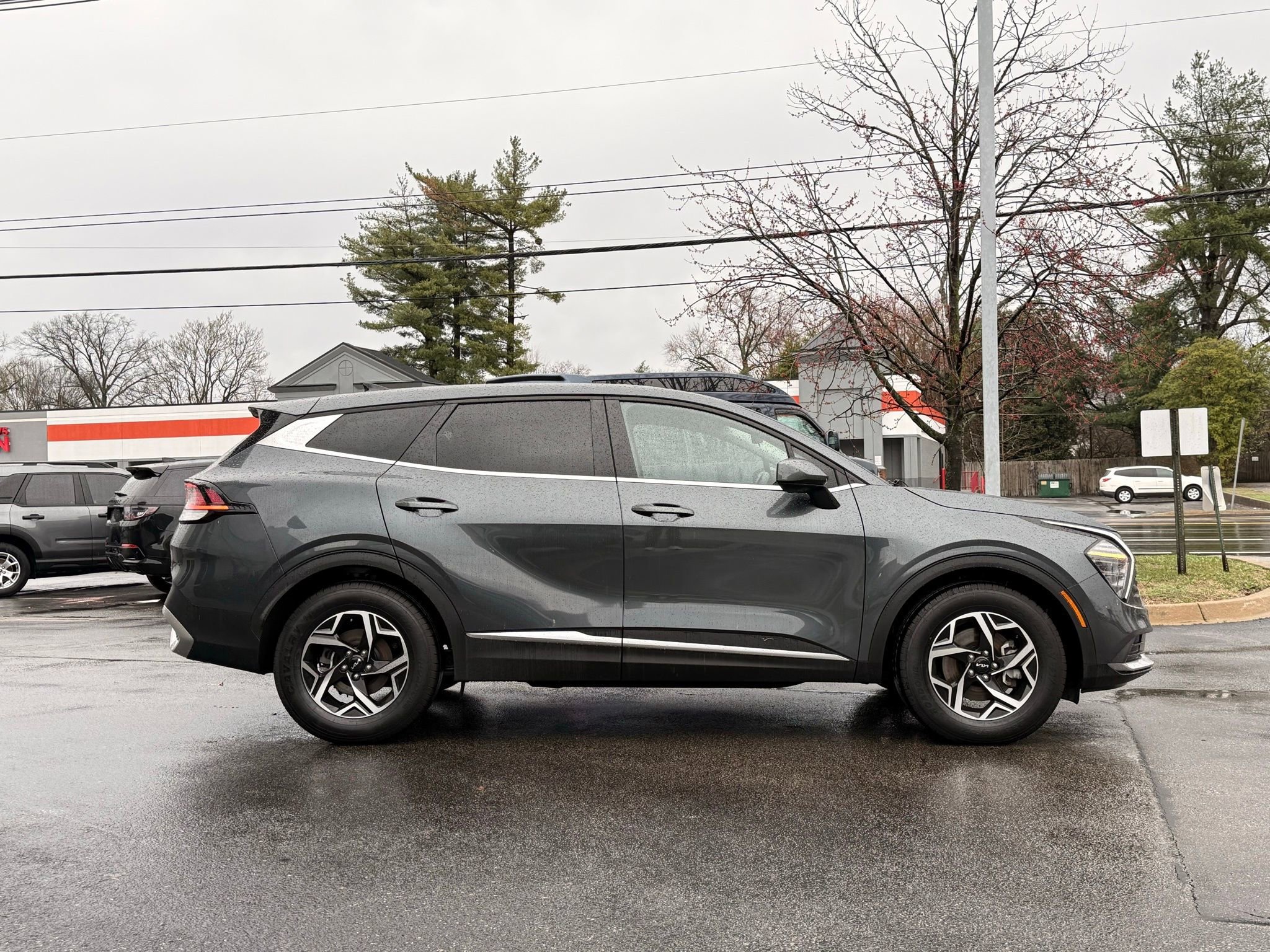 Used 2024 Kia Sportage LX image 5