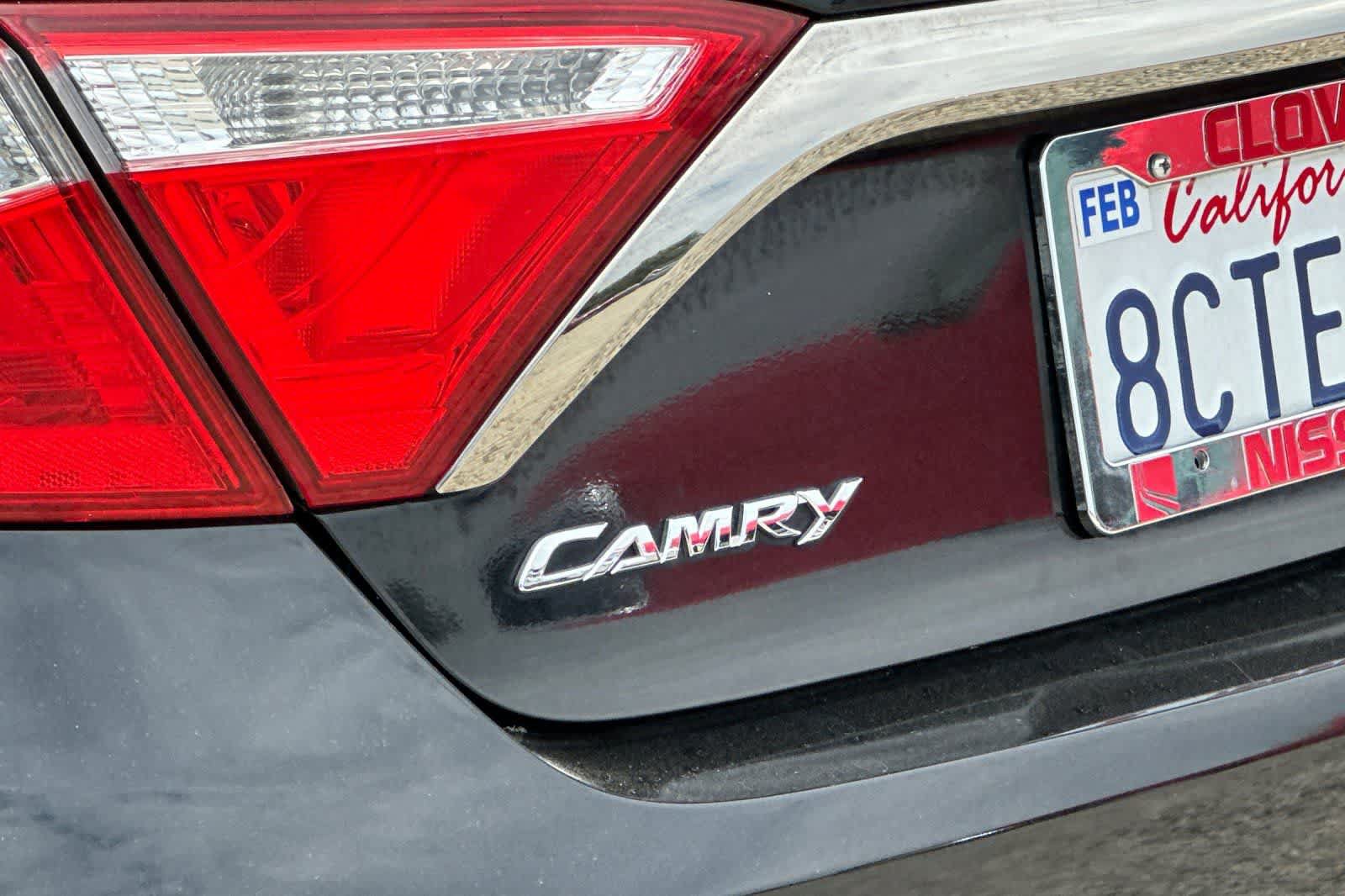 Used 2016 Toyota Camry SE FWD image 32