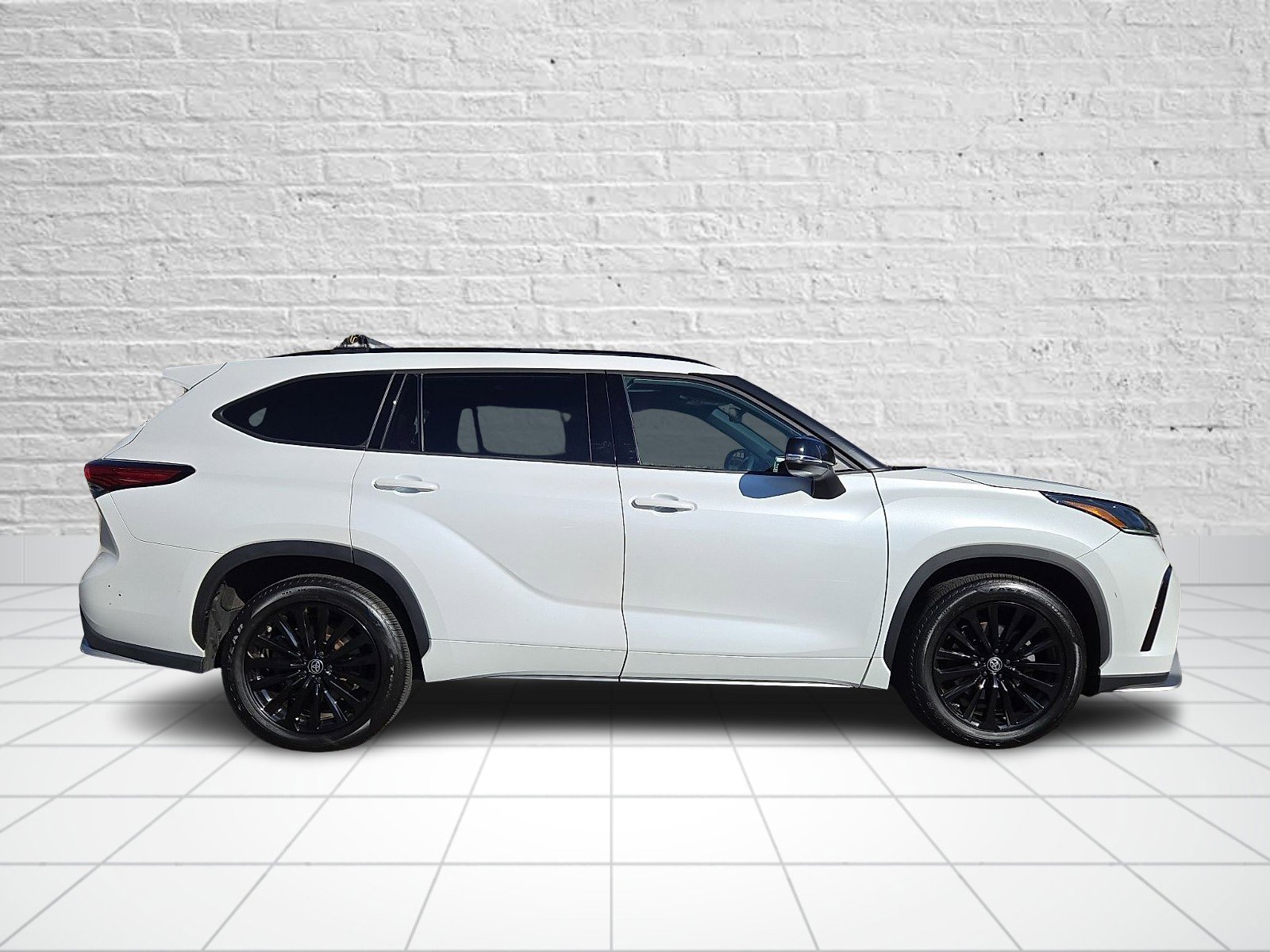 Used 2023 Toyota Highlander XSE AWD/4WD image 7