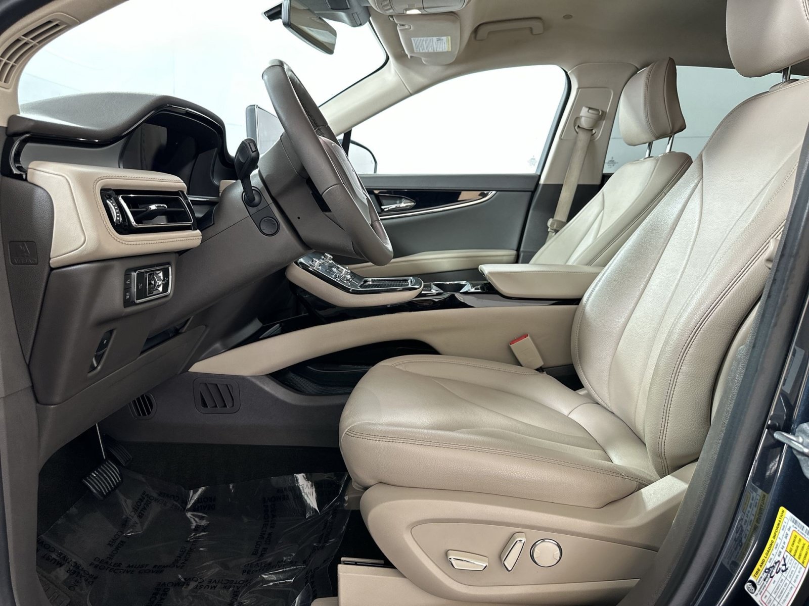 Used 2023 Lincoln Nautilus AWD w/ Premium Package image 13