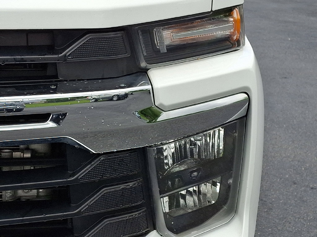 Used 2024 Chevrolet Silverado 2500 LT AWD/4WD image 12