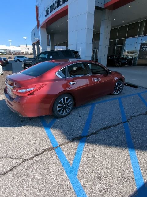 Used 2017 Nissan Altima 2.5 SV image 4