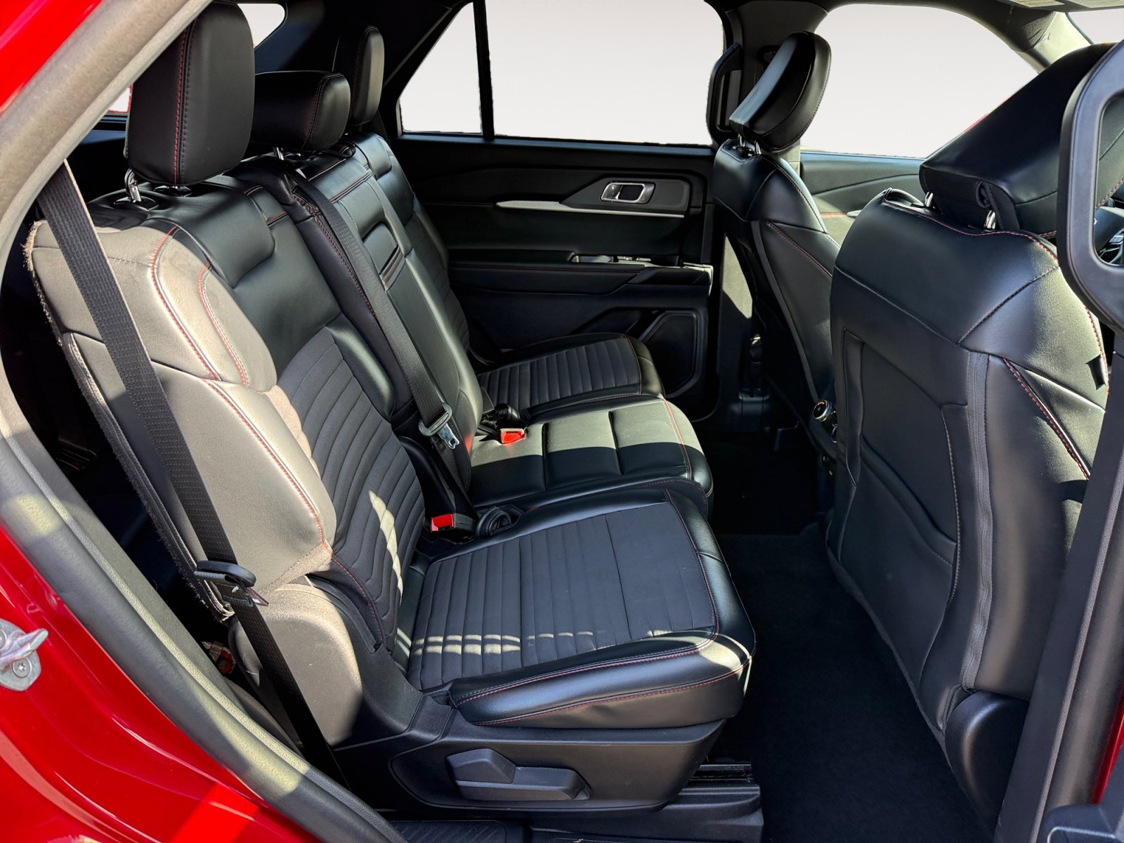 Certified 2025 Ford Explorer ST-Line image 19