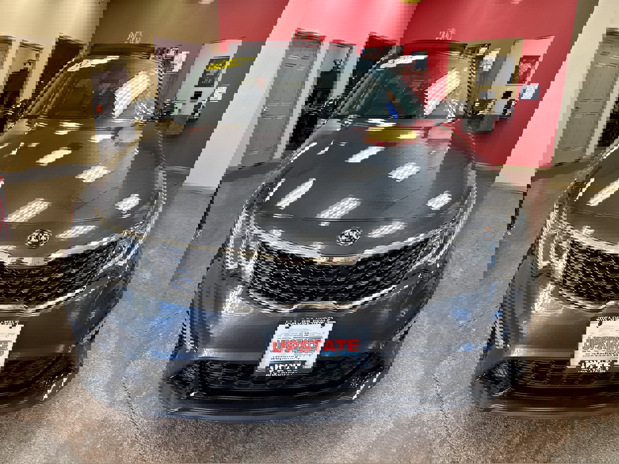 Used 2020 Kia Optima SE image 2