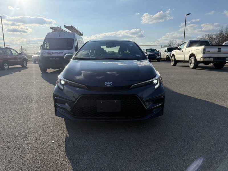 Used 2024 Toyota Corolla SE image 2