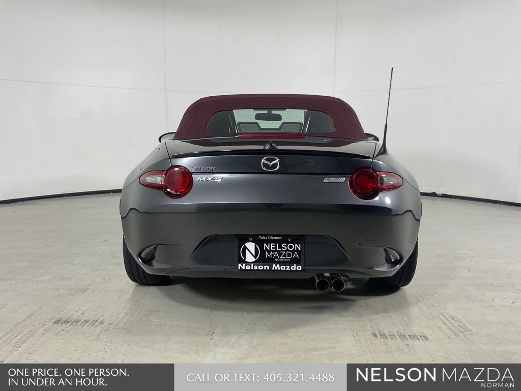 Used 2018 MAZDA MX-5 Miata Club RWD image 9