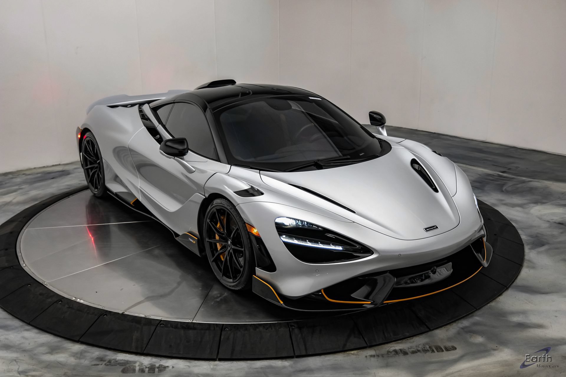 Used 2021 McLaren 765LT RWD image 32