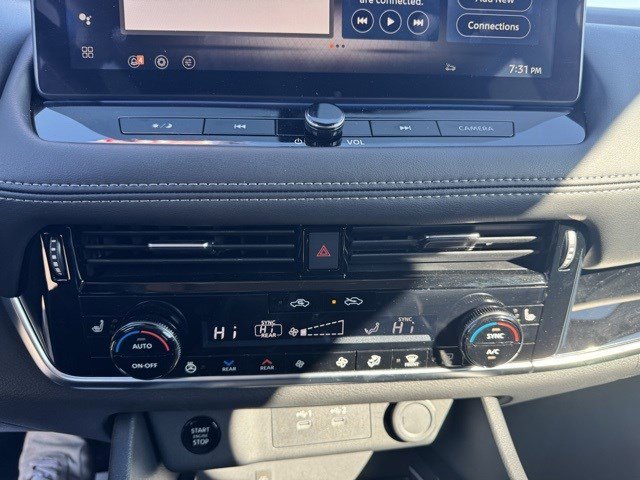 Used 2024 Nissan Rogue SL w/ SL Premium Package image 22