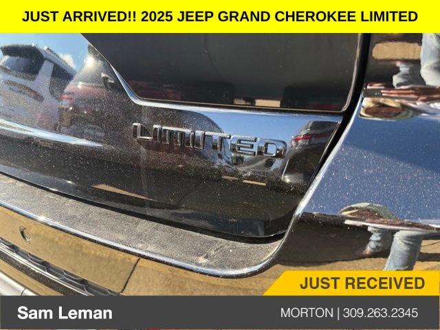 New 2025 Jeep Grand Cherokee Limited w/ Black Appearance Package image 9