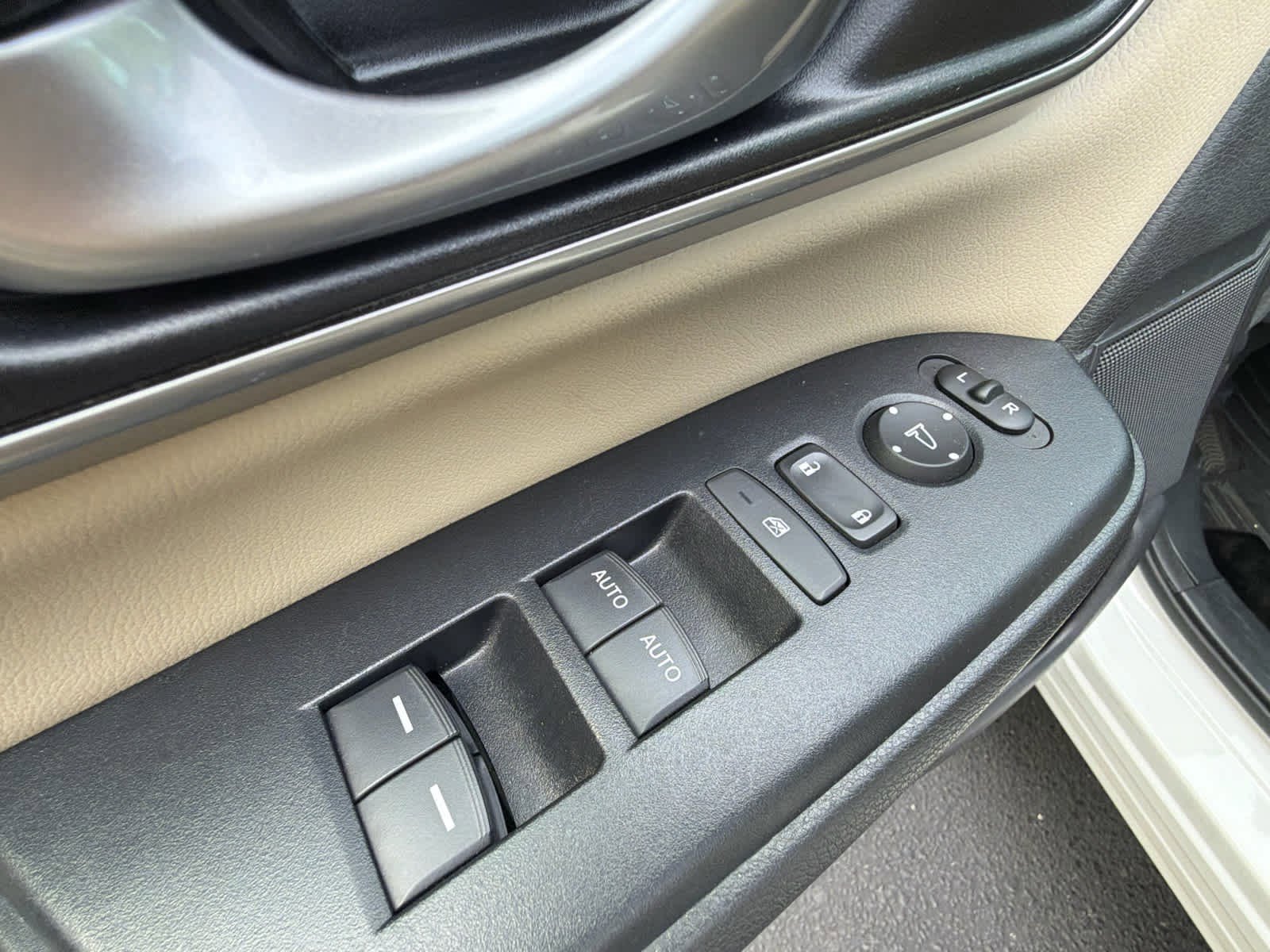 Used 2019 Honda CR-V Touring image 28