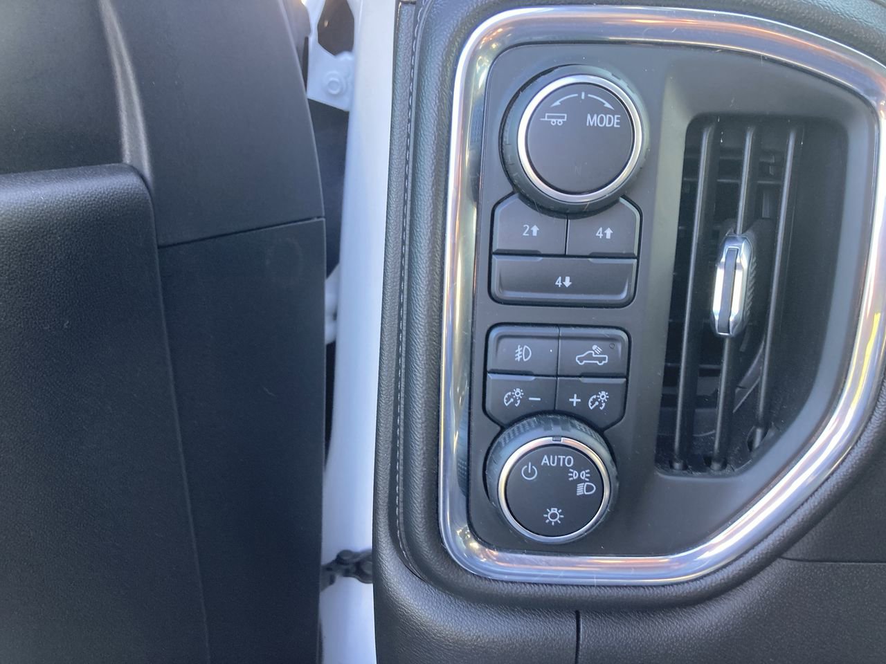 Used 2022 Chevrolet Silverado 3500 LT w/ Convenience Package AWD/4WD image 16