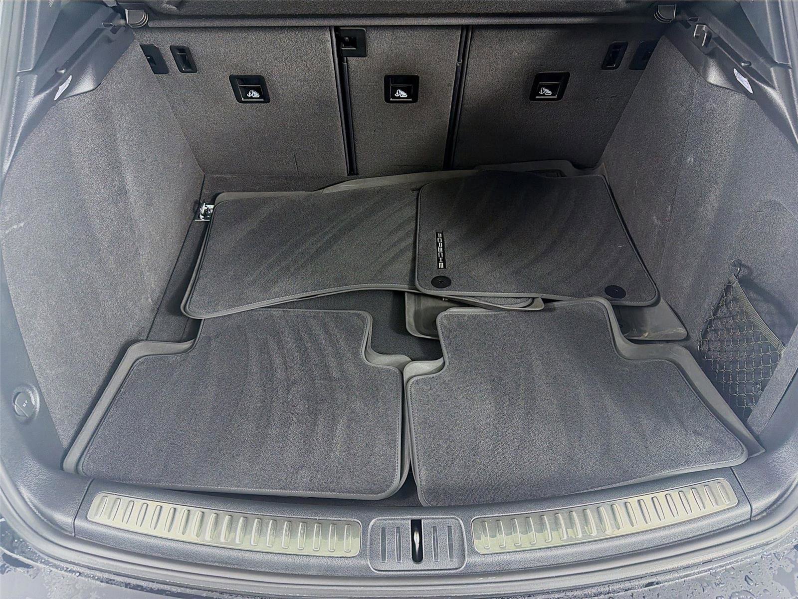 Certified 2023 Porsche Macan AWD/4WD image 22