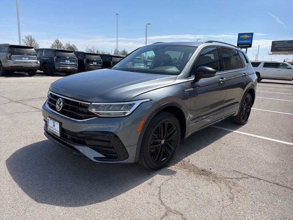 Used 2022 Volkswagen Tiguan SE R-Line AWD/4WD image 7