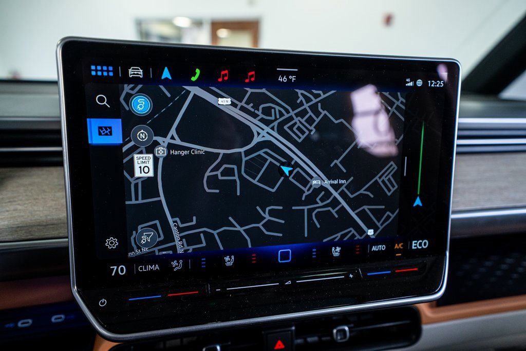 Used 2025 Volkswagen ID. Buzz 1st Edition image 42