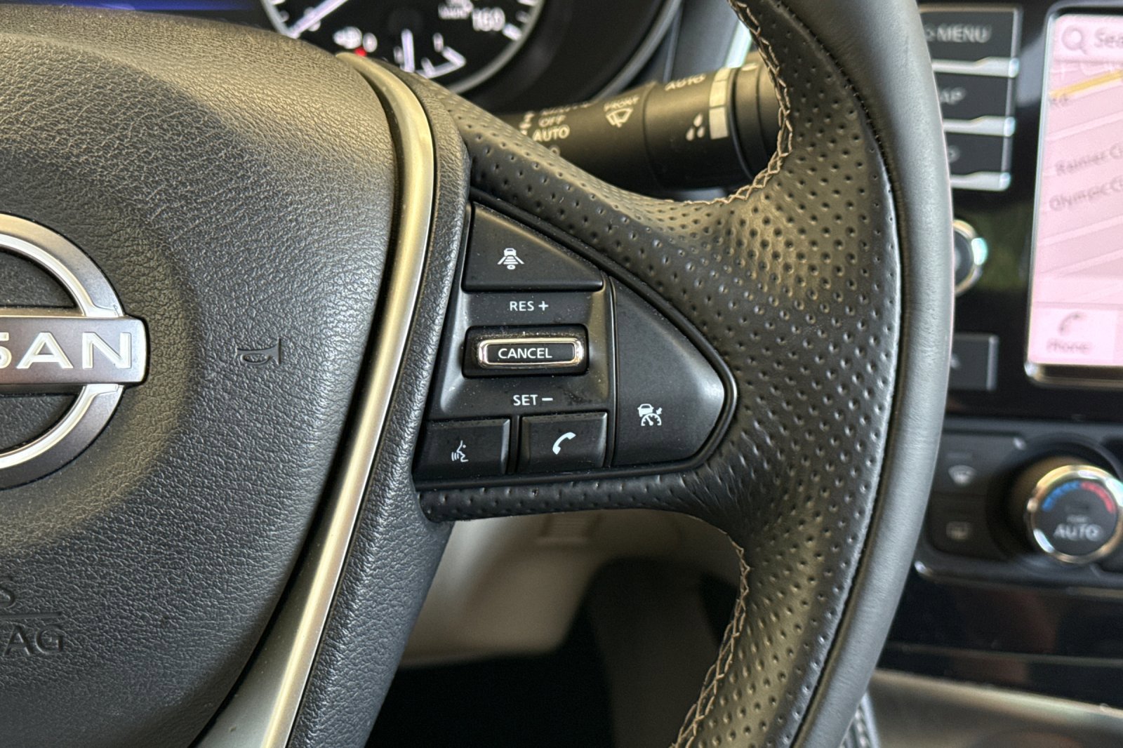 Used 2023 Nissan Maxima Platinum w/ Sport Mat Group FWD image 31