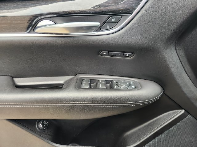 Used 2022 Cadillac XT5 Premium Luxury w/ Technology Package AWD/4WD image 22