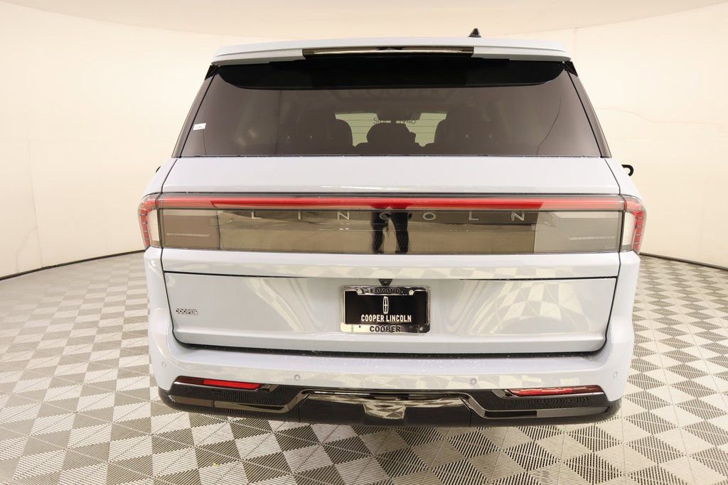 New 2025 Lincoln Navigator Reserve image 23