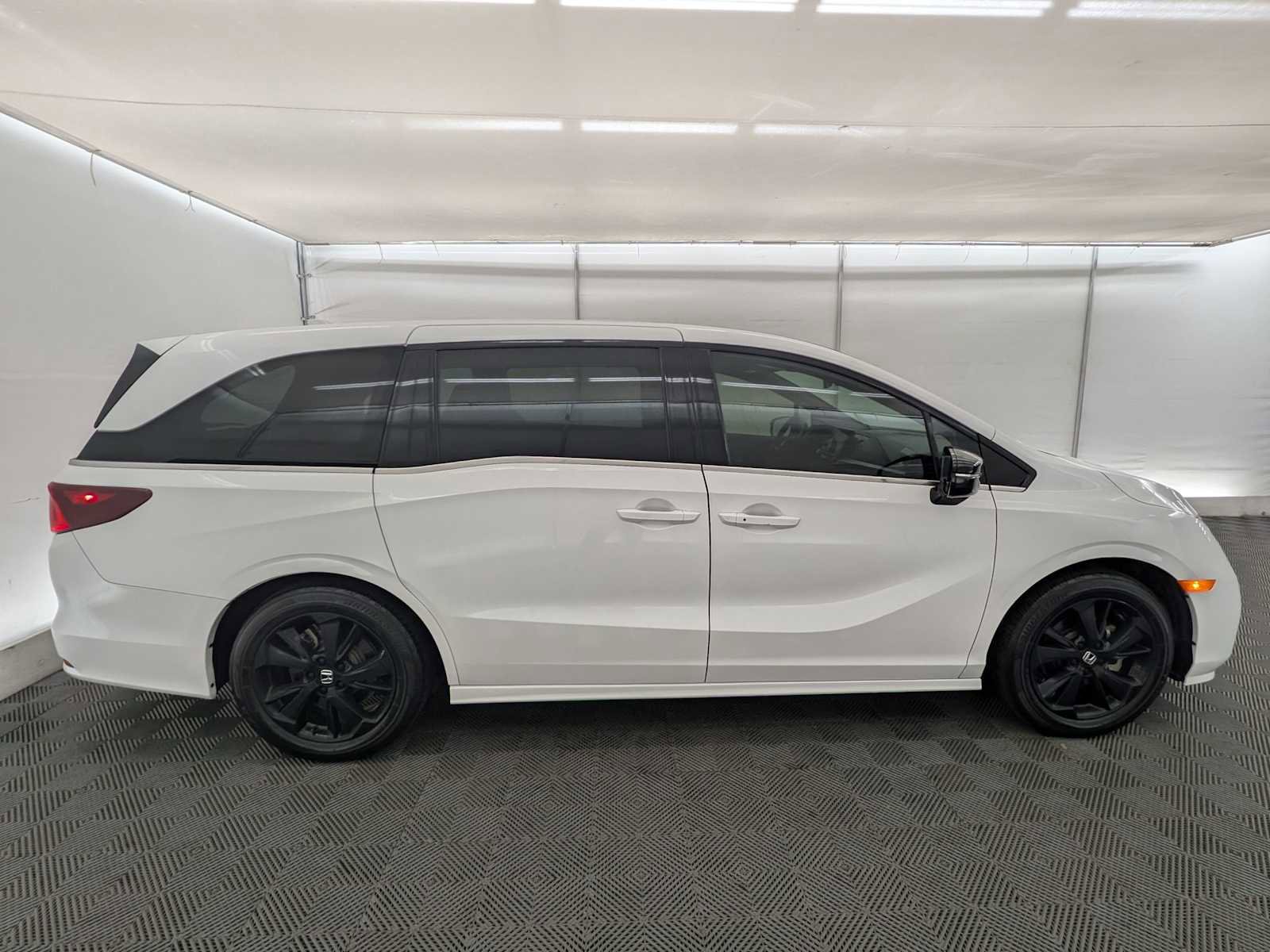 Used 2023 Honda Odyssey Sport image 7