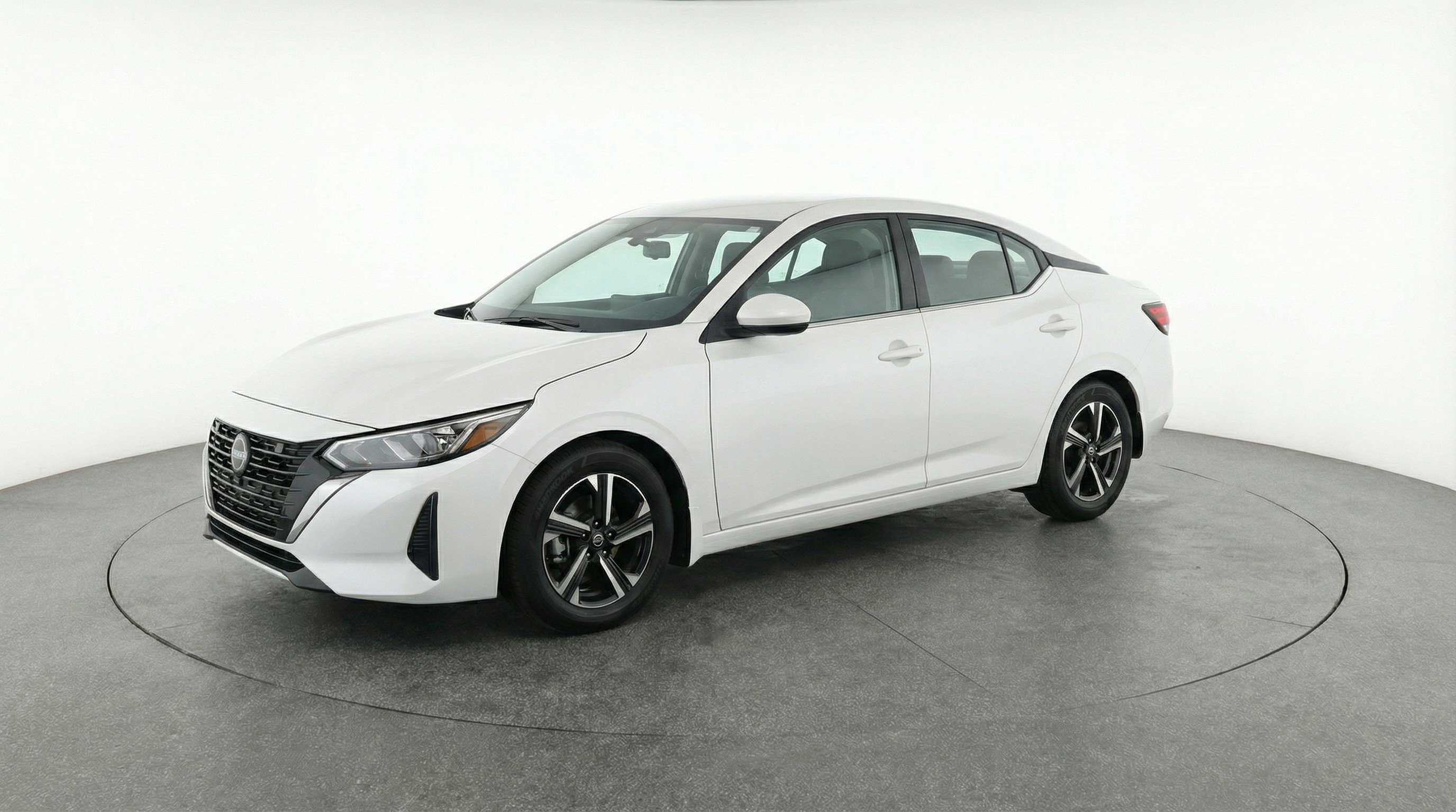 Used 2025 Nissan Sentra SV image 3