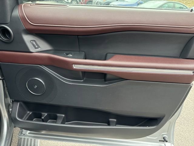 Used 2024 Ford Expedition Limited image 16