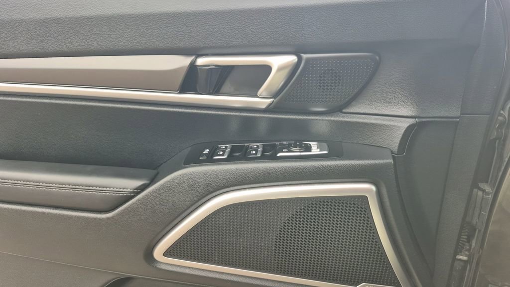 Certified 2025 Kia Telluride S image 8