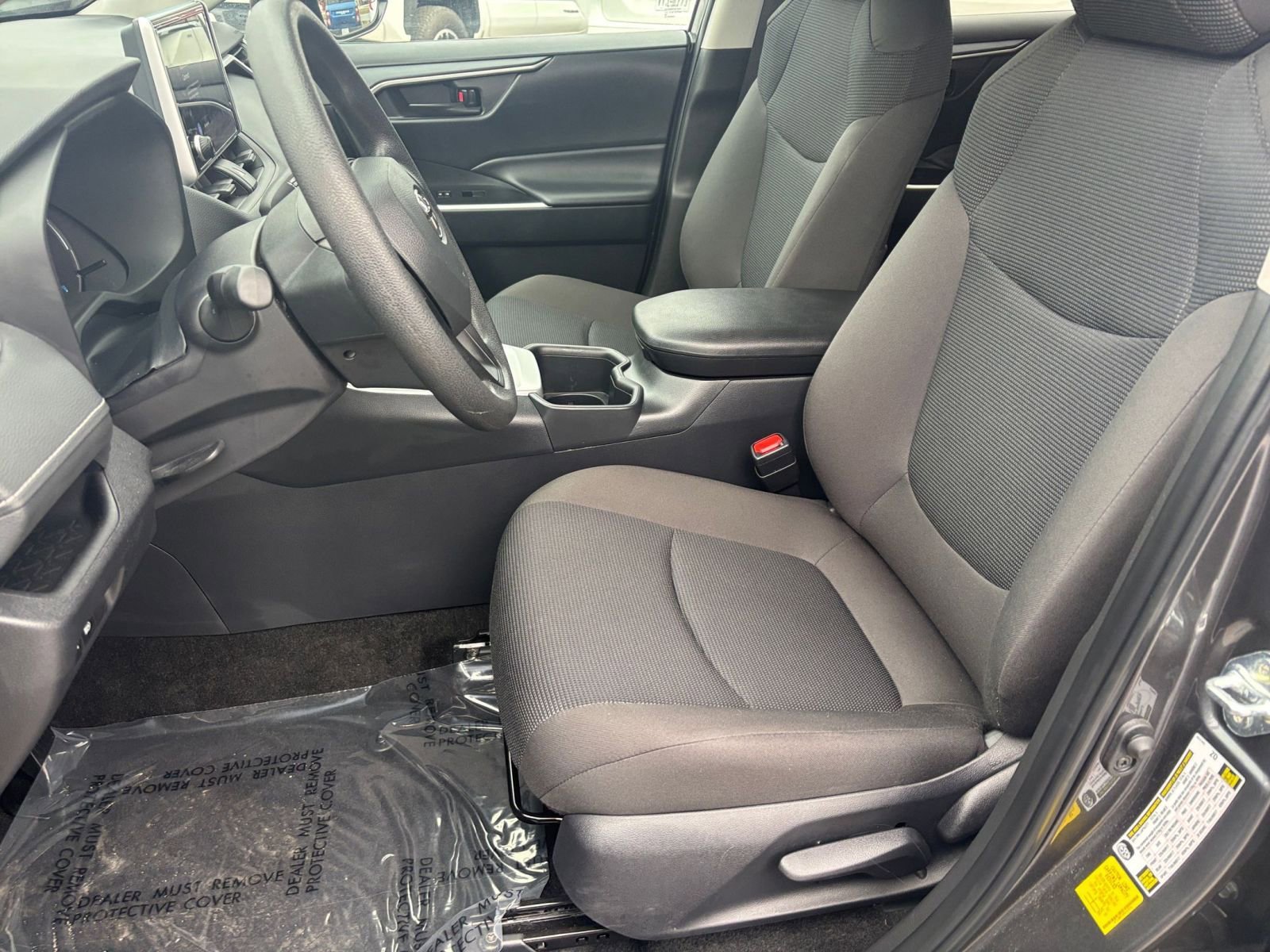 Used 2025 Toyota RAV4 LE image 32