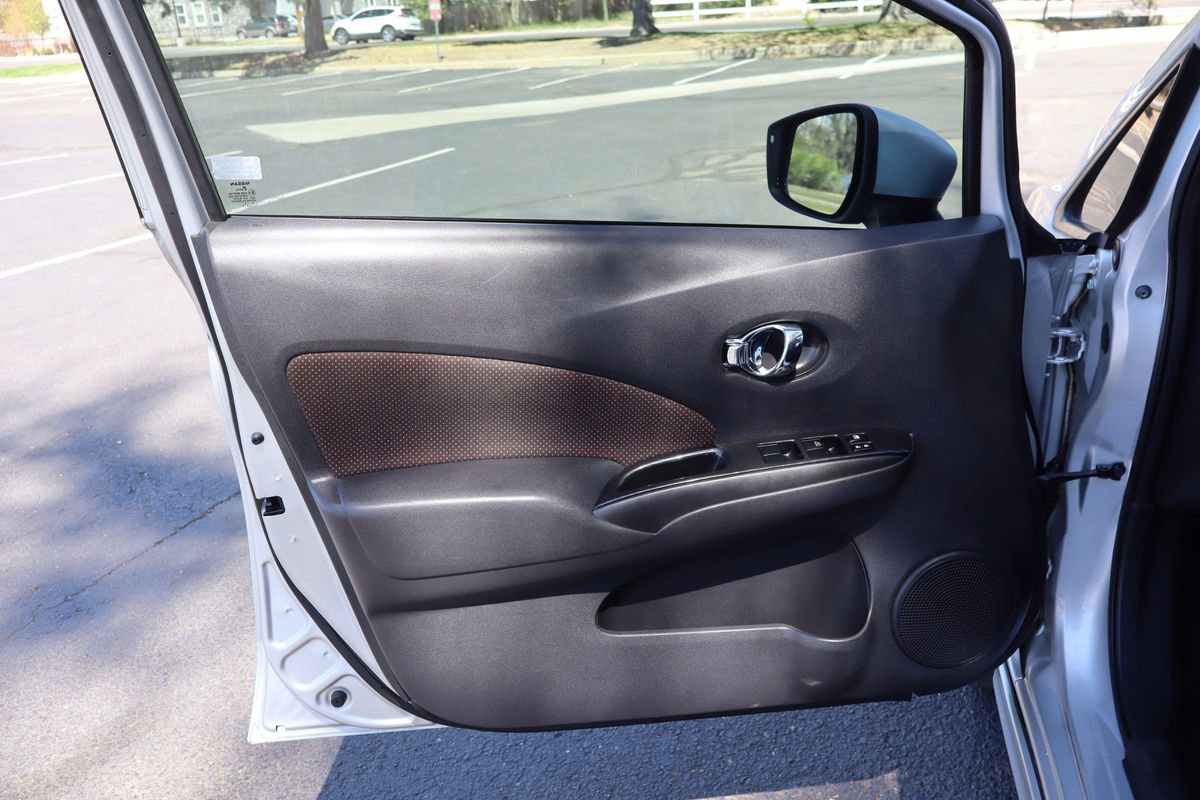 Used 2015 Nissan Versa Note SR w/ SR Convenience Package FWD image 23