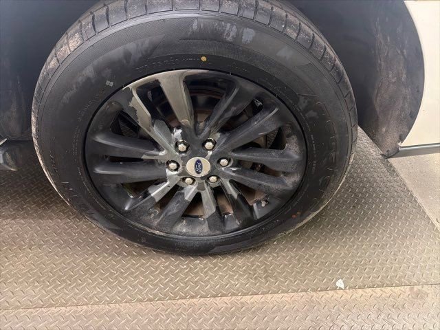 Used 2019 Ford Expedition Max Limited RWD image 28