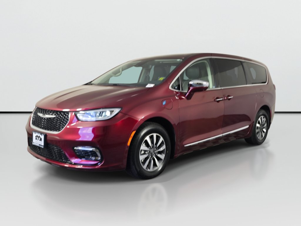 Used 2022 Chrysler Pacifica Limited w/ Uconnect Theater Family Group FWD image 7