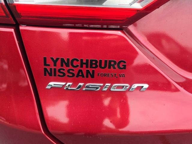 Used 2017 Ford Fusion SE w/ Fusion SE Technology Package FWD image 10