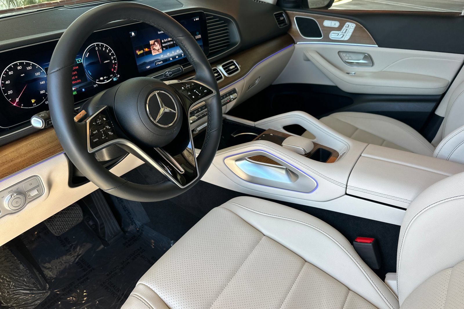 Certified 2025 Mercedes-Benz GLE 450e 4MATIC w/ Winter Package image 11