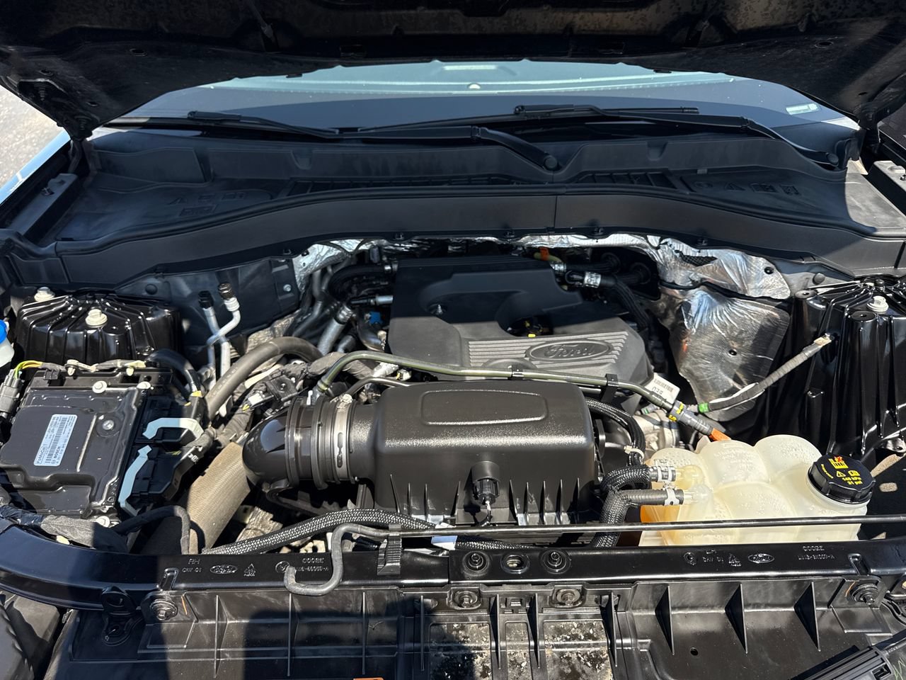 Used 2020 Ford Explorer XLT w/ Equipment Group 202A AWD/4WD image 11
