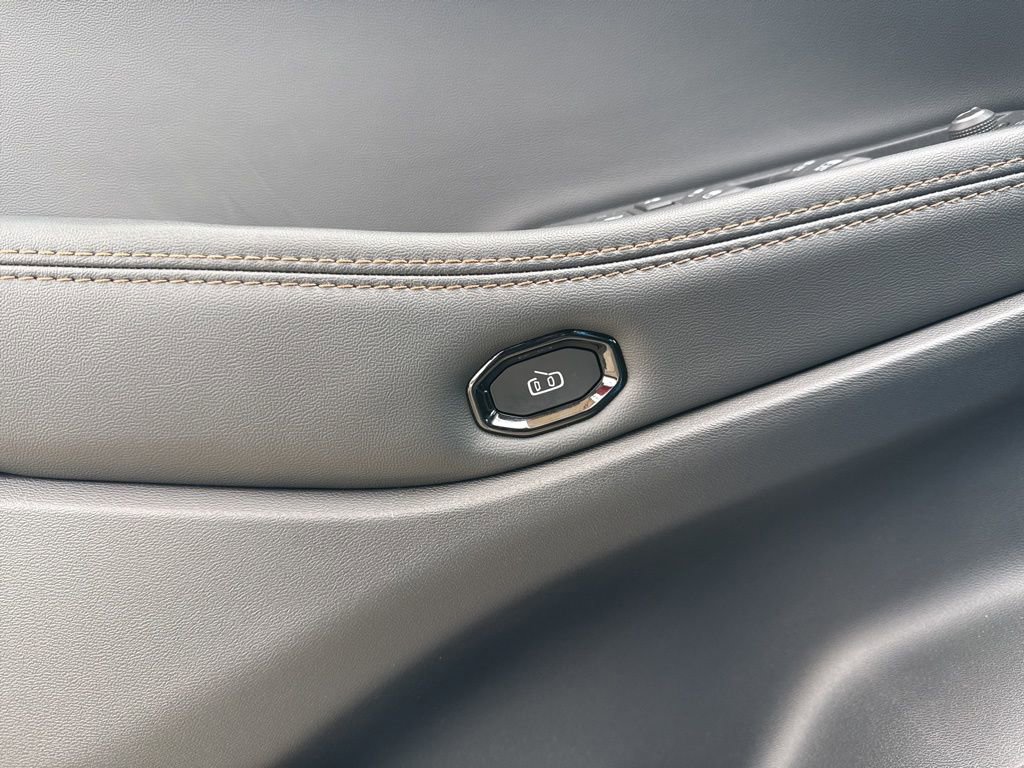 New 2026 Jeep Cherokee Overland w/ Advanced Pro Tech Group image 13