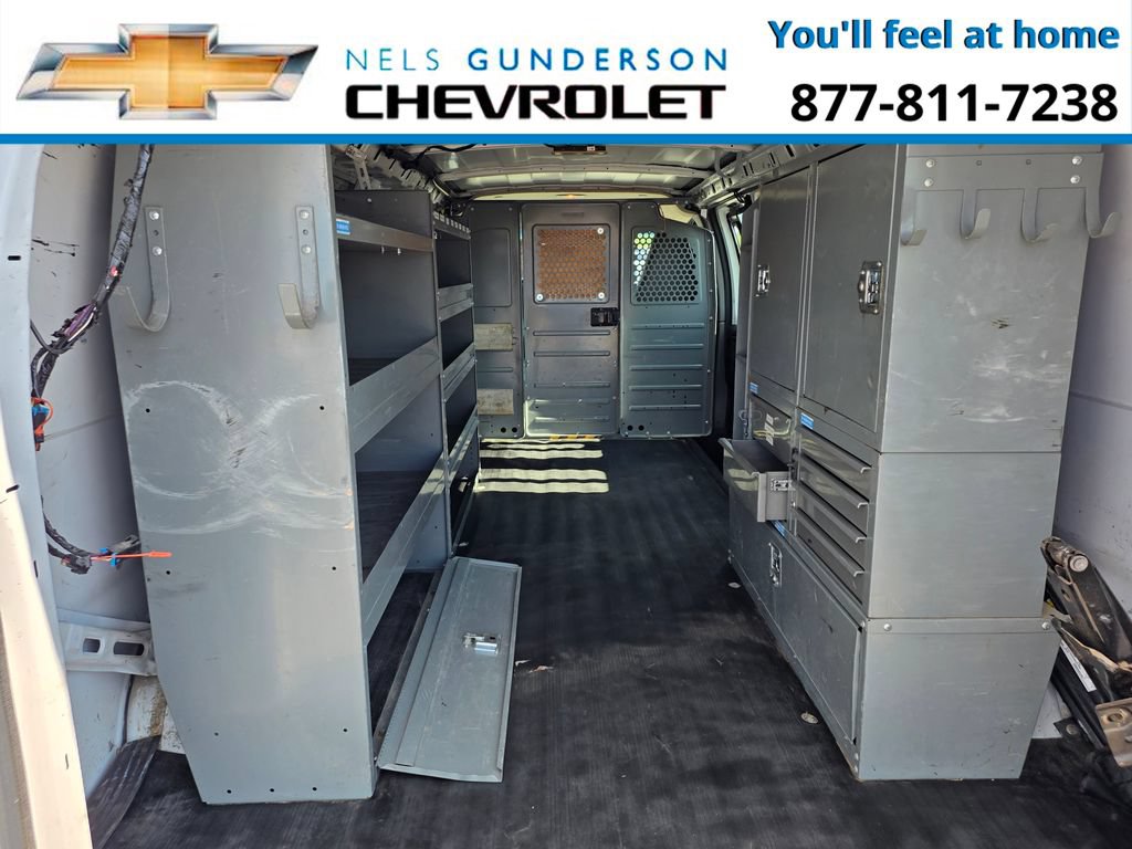 Used 2017 GMC Savana 3500 Extended RWD image 6