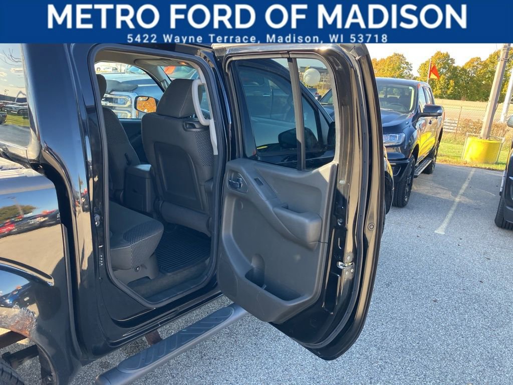 Used 2013 Nissan Frontier PRO-4X image 38