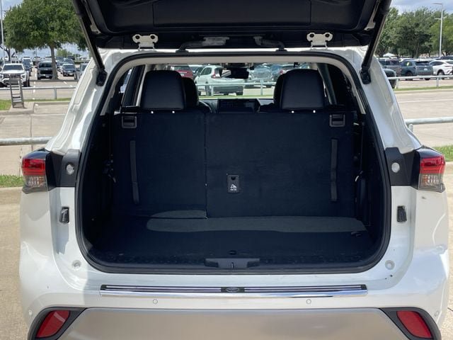 Used 2021 Toyota Highlander Platinum AWD/4WD image 30